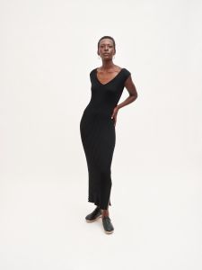 uhana-naisten-neulemekko-alive-knit-dress-musta-1